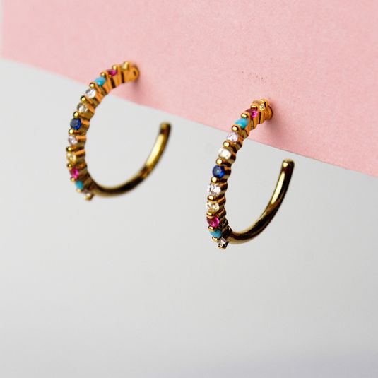 pendiente aro mini fino dorado con circonitas de colores