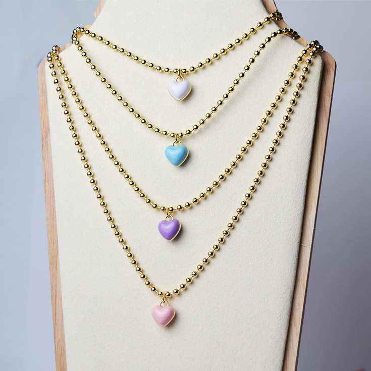 collar cadena dorada charm corazon