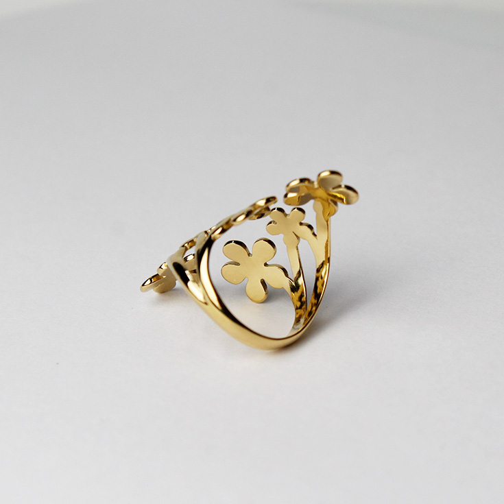 anillo flores dorado