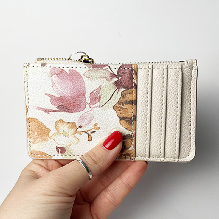 tarjetero floral beige