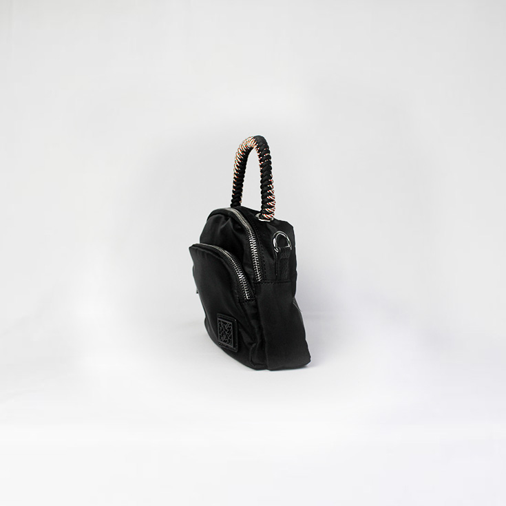 bolso nylon de mano asa cordon negro