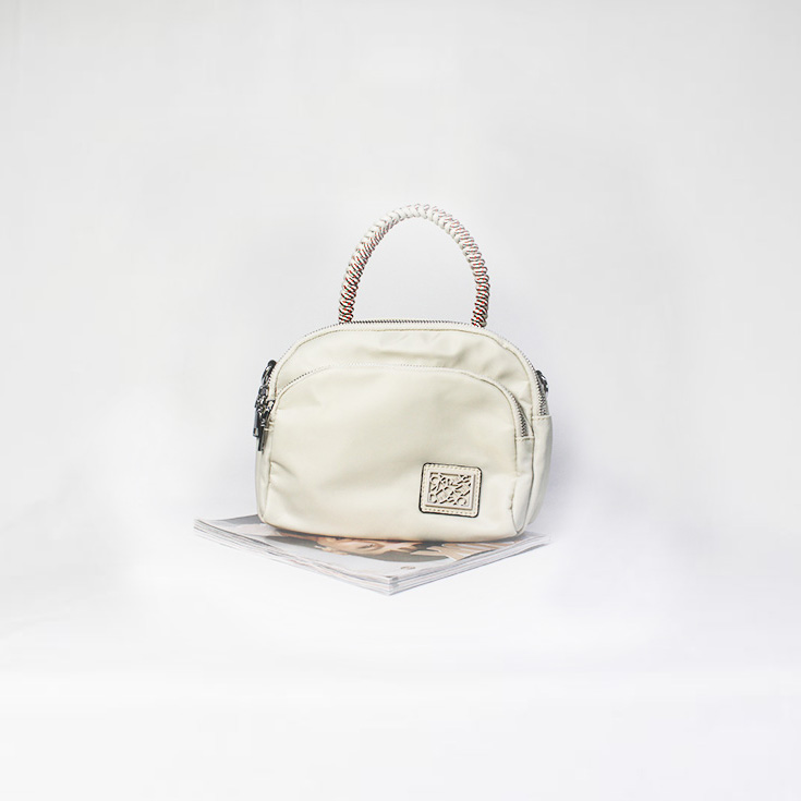 bolso nylon de mano asa cordon beige bolso nylon de mano asa cordon beige