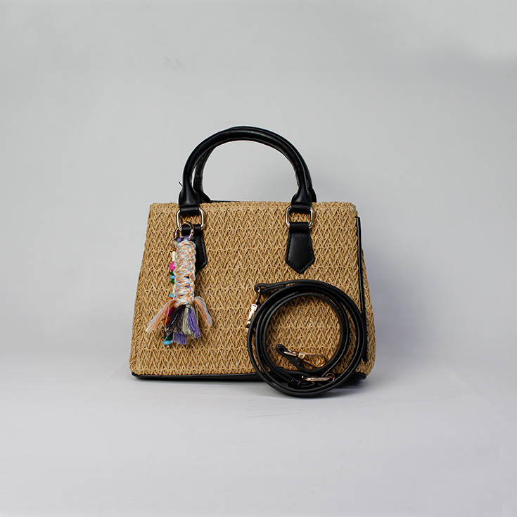 bolso de mano rafia asas negras