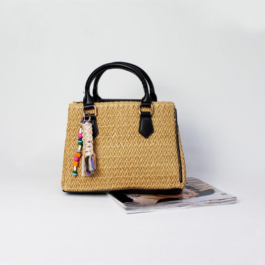 bolso de mano rafia asas negras