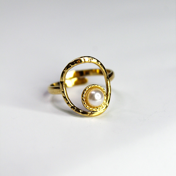 anillo dorado perla