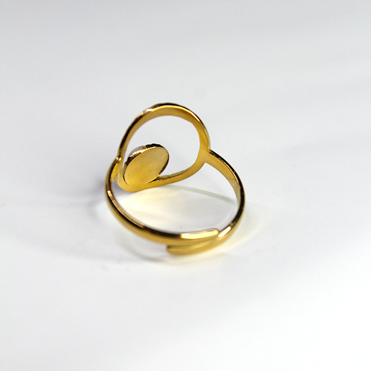 anillo dorado perla