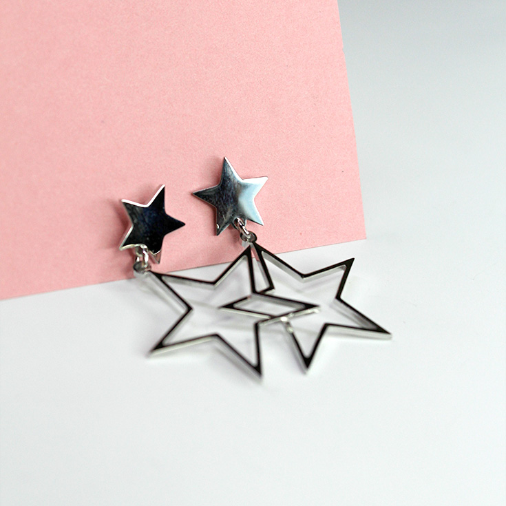 pendientes plateados estrellas