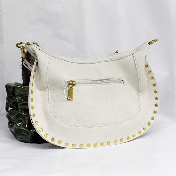 bolso blanco tachuelas