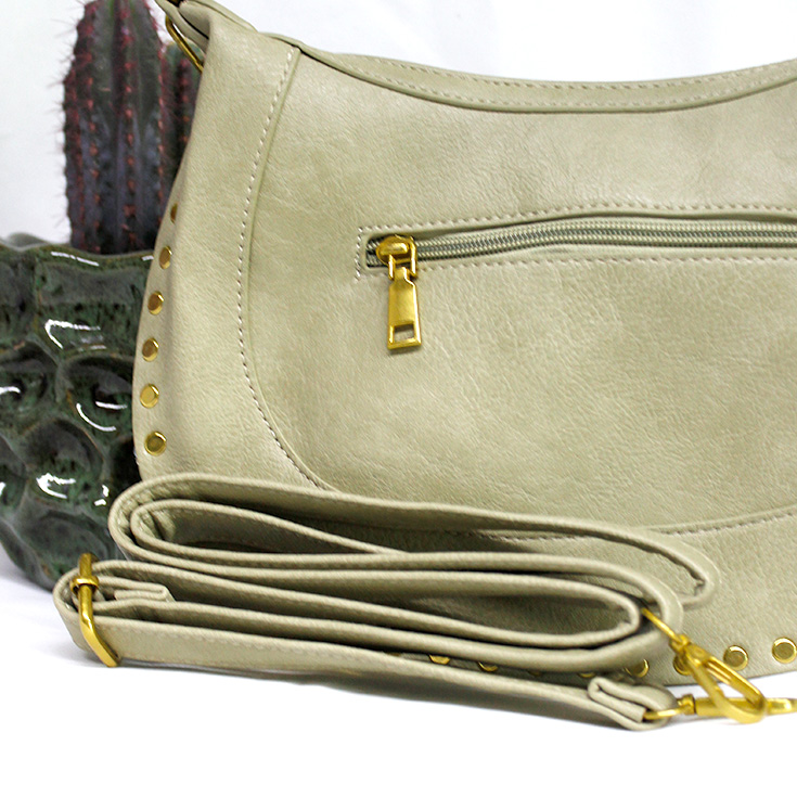 bolso verde tachuelas