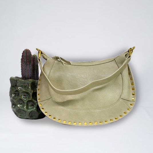 bolso verde tachuelas