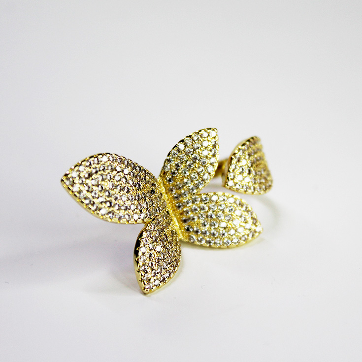 anillo dorado mariposa con destellos anillo dorado mariposa con destellos