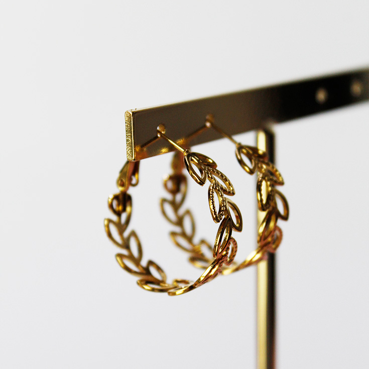 pendientes aro dorado hojas 