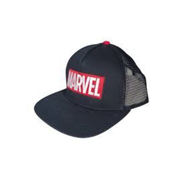 gorra marvel negra logo borado