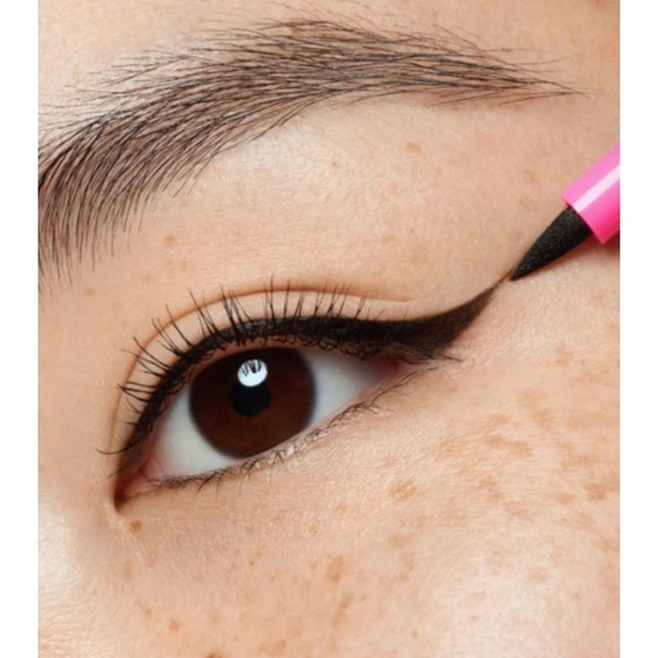 essence eyeliner line it like a pro! 