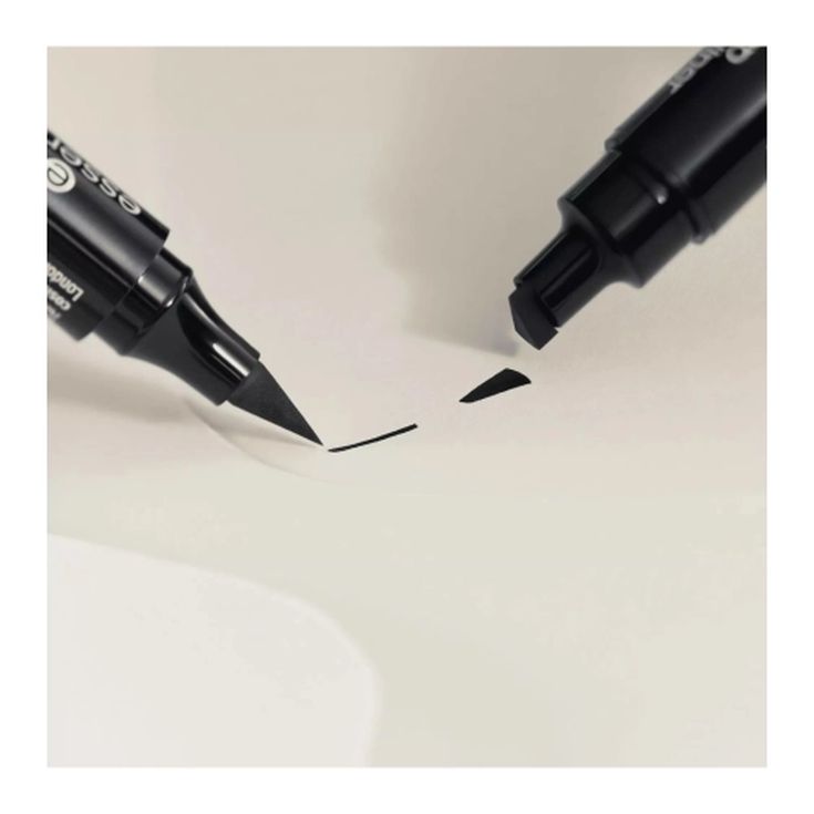 essence sello eyeliner quick wing! 