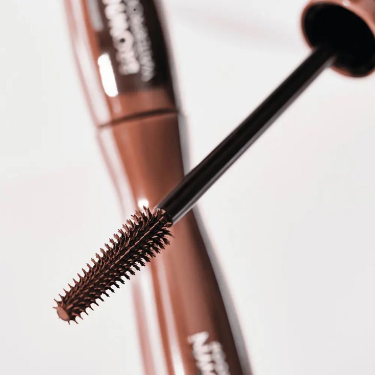 catrice mascara volumen resistente agua marron