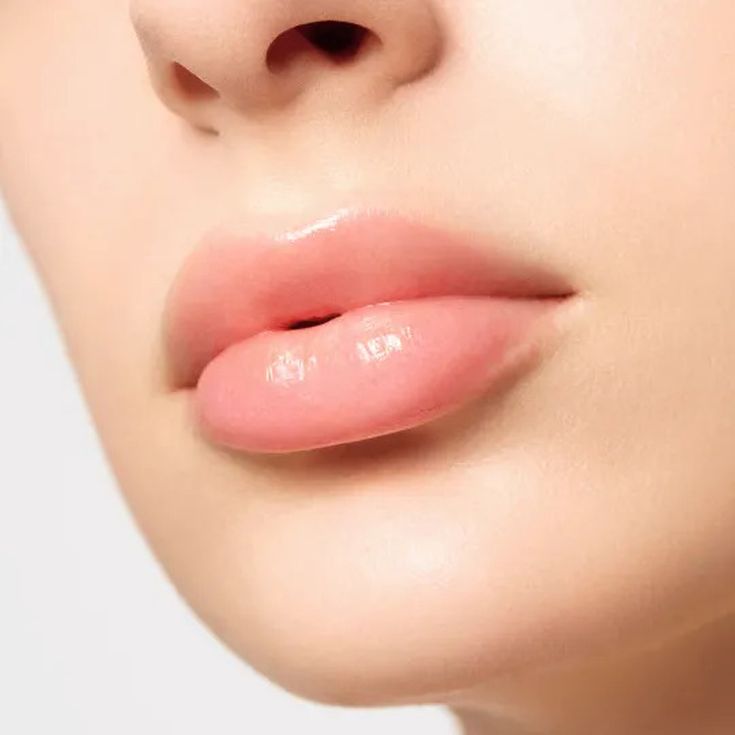 sensai total tratamiento labial en barra