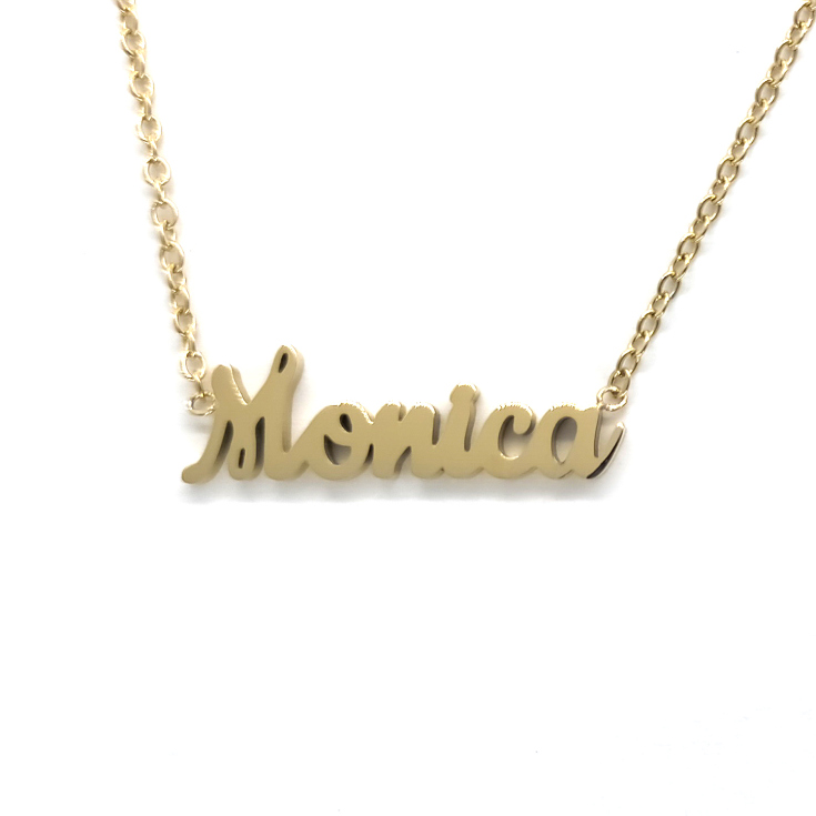 collar monica dorado