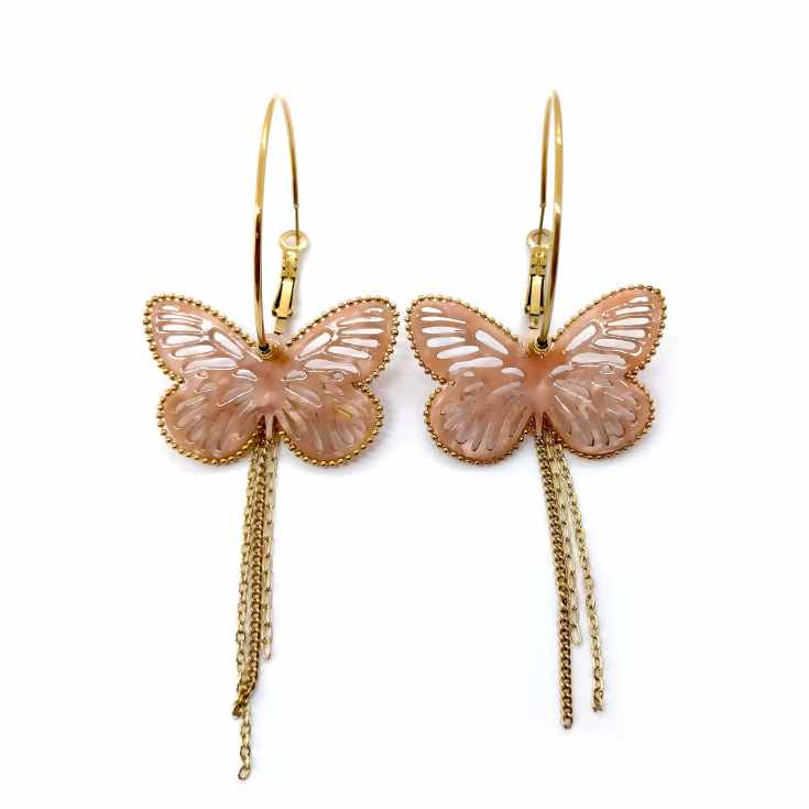 pendientes aro medio dorado con mariposa color salmon pendientes aro medio dorado con mariposa color salmon