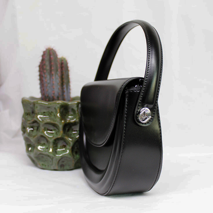 bolso negro media luna