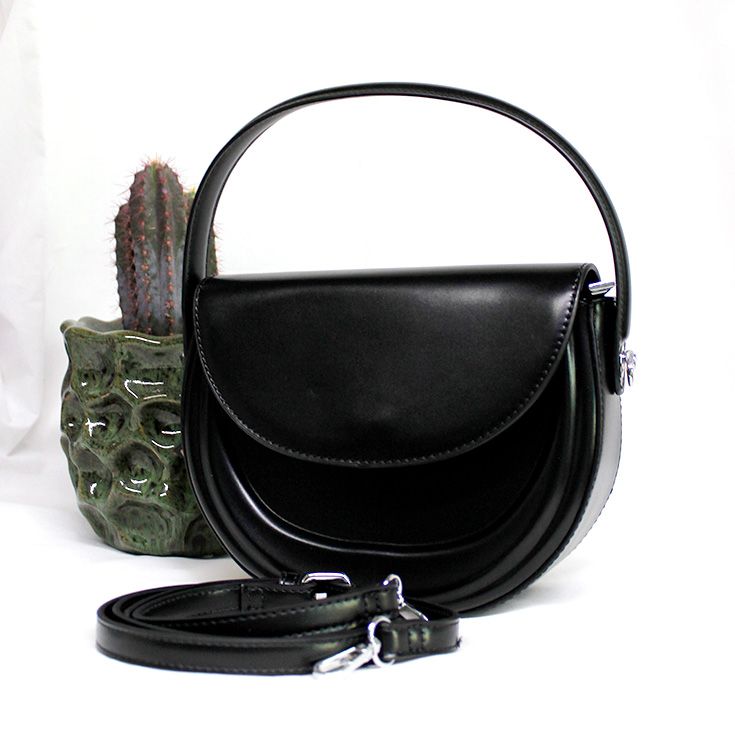 bolso negro media luna