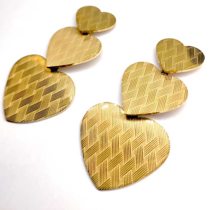 pendientes colgantes de corazones dorados 
