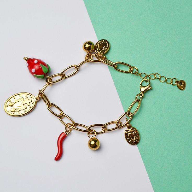 pulsera dorada con eslabones y charm chilly y fresa pulsera dorada con eslabones y charm chilly y fresa