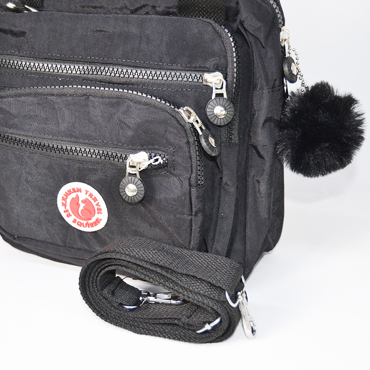 bolso mochila pequeña kaken negra