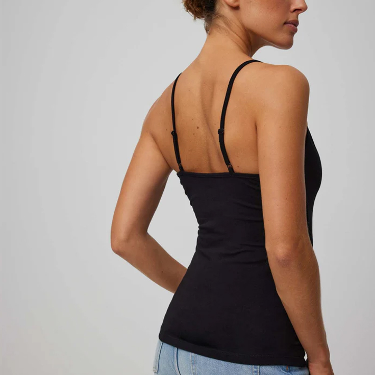 ysabel mora camiseta tirante fino negro