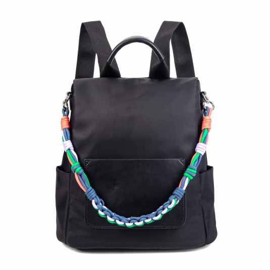mochila nylon negra con trenzado decorativo de colores