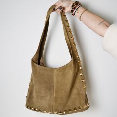 bolso saco de hombro piel de serraje con tachuelas verde