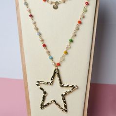 collar largo perlas de colores y estrella grande central dorada
