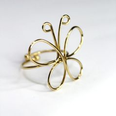 anillo dorado mariposa lineal