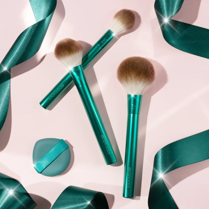 ecotools set holidays brochas 3 piezas + esponja