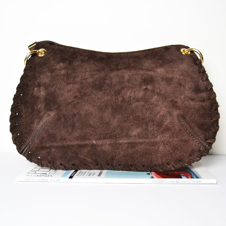 bolso de mano semirendondo tachuelas piel de serraje marron chocolate