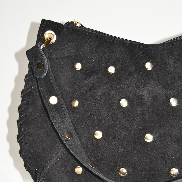 bolso de mano semirendondo tachuelas piel de serraje negro