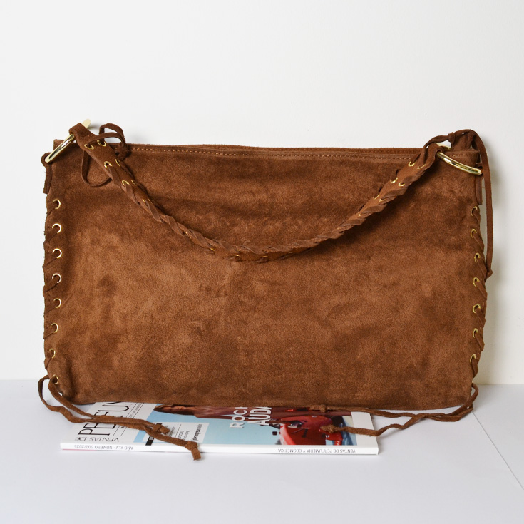 bolso grande de hombro piel de serraje camel correa tenzada