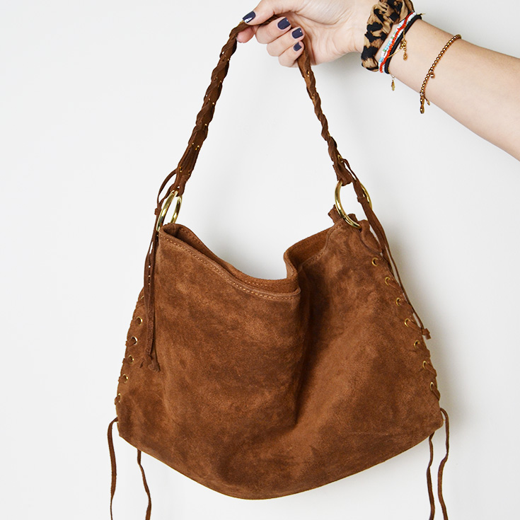 bolso grande de hombro piel de serraje camel correa tenzada