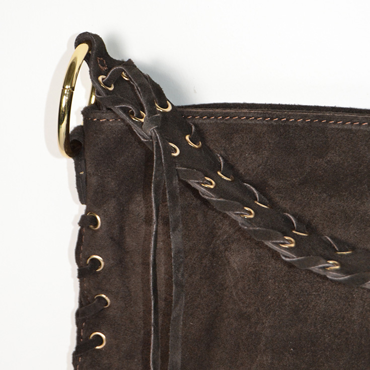 bolso grande de hombro piel de serraje marron chocolate correa tenzada