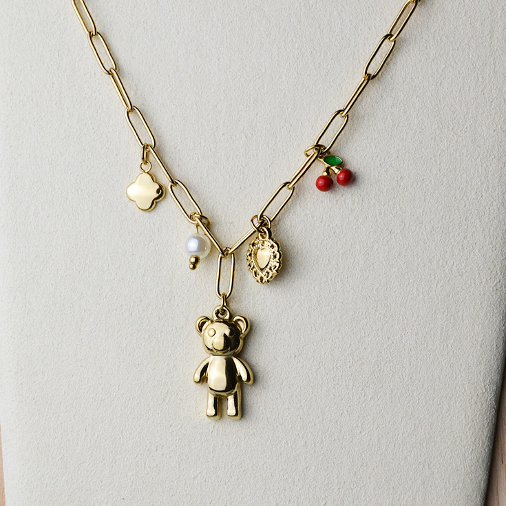 collar eslabones dorado charm oso y cerezas