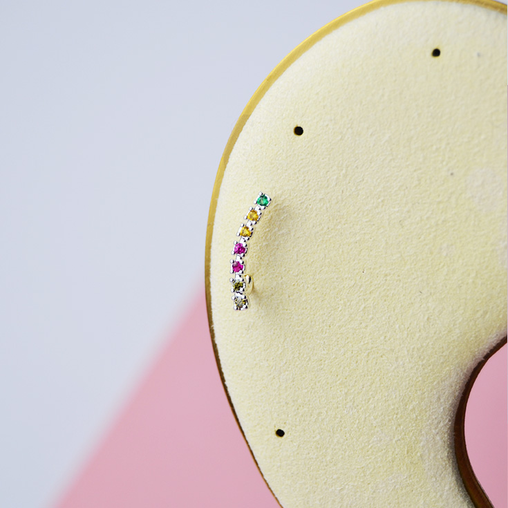 par de pendientes trepadores plata con circonitas de colores