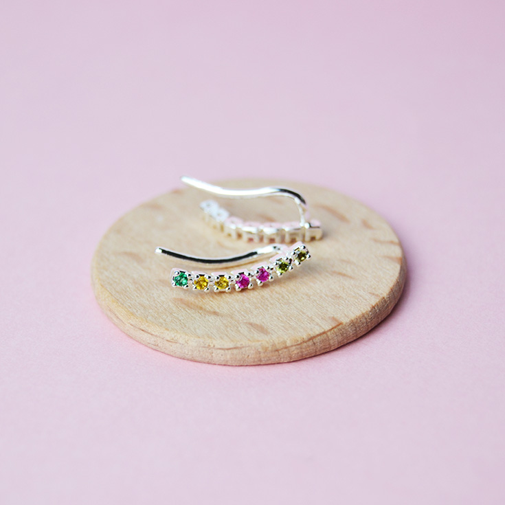 par de pendientes trepadores plata con circonitas de colores