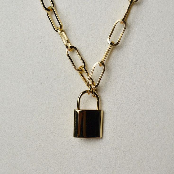 collar dorado eslabones con candado