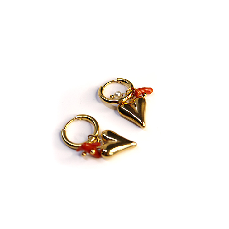 pendientes aritos dorados charm corazon