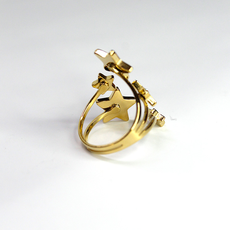 anillo dorado conjunto estrellas 