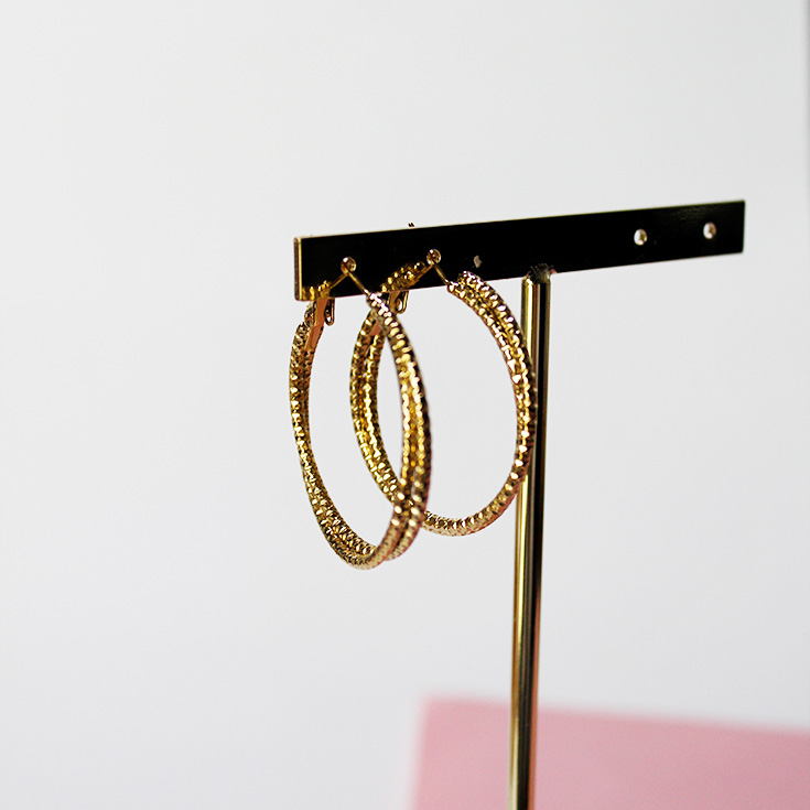 pendientes aro dorado entrelazado fino