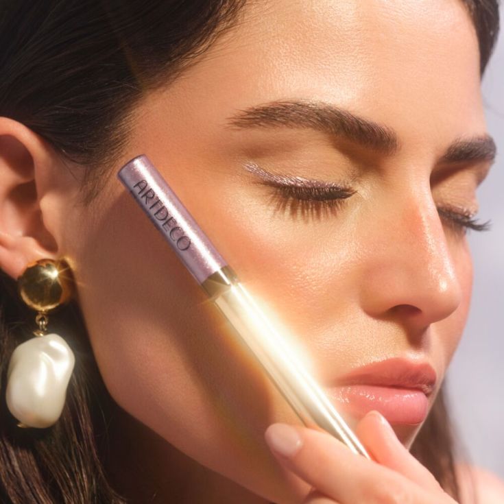 artdeco bronzing delineador de ojos líquido con acabado brillante