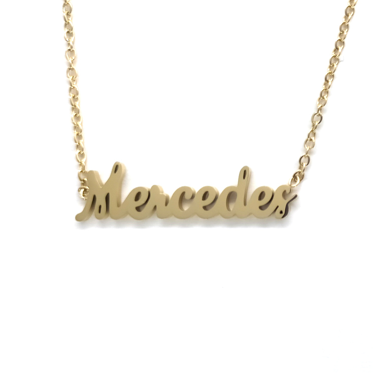 collar mercedes dorado