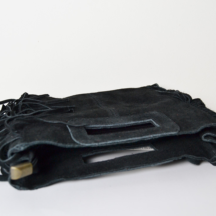 bolso bandolera con flecos piel de serraje negro