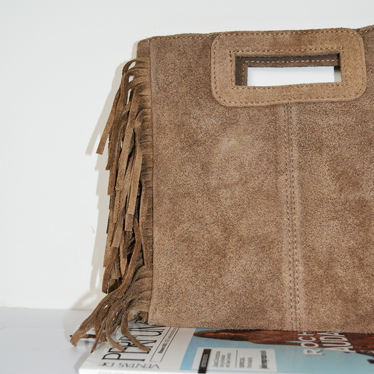 bolso bandolera con flecos piel de serraje topo